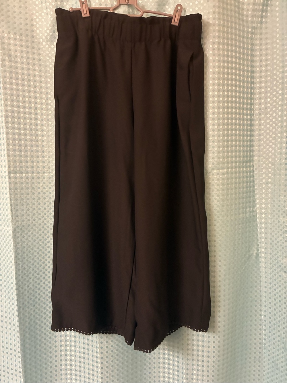 Ann Taylor Black Wide-Leg Cropped Pants with Scalloped Hem